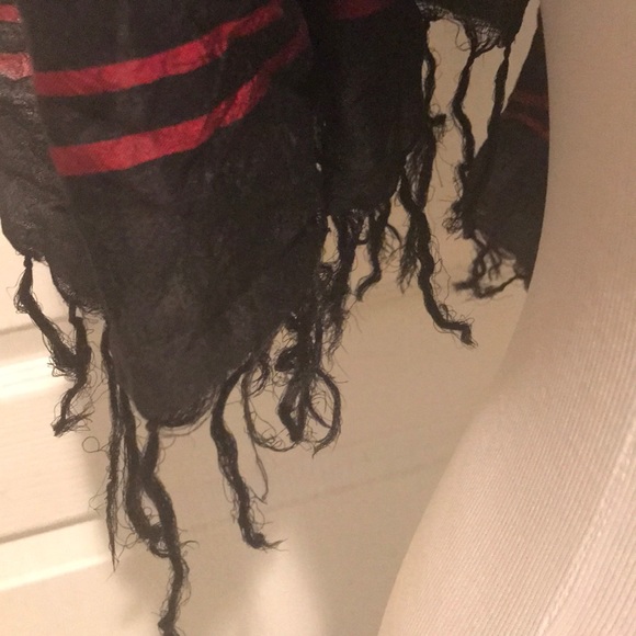 Silk long rectangular scarf with tassel ends - Picture 3 of 6